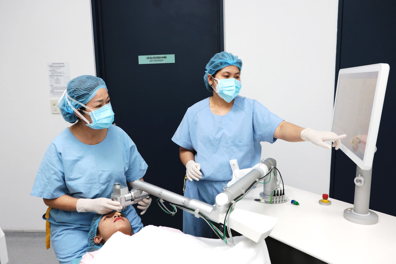 Phẫu thuật khúc xạ hồi phục nhanh chóng