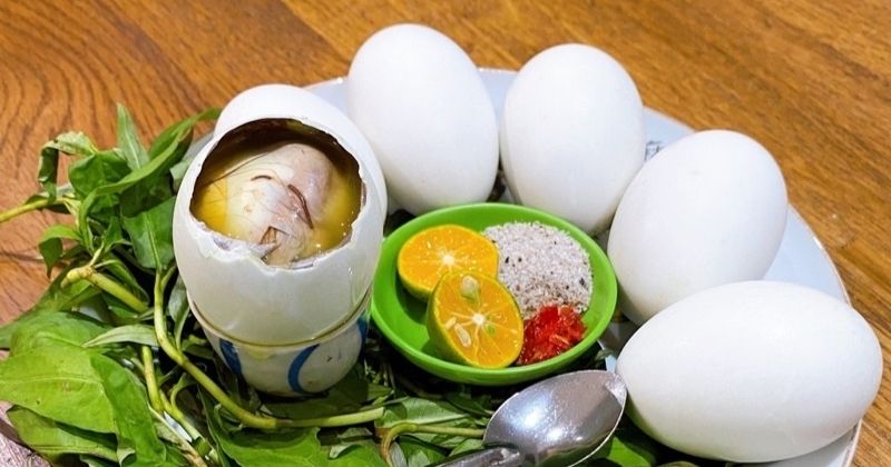 Ăn nhiều trứng vịt lộn có thể làm huyết áp tăng nhanh