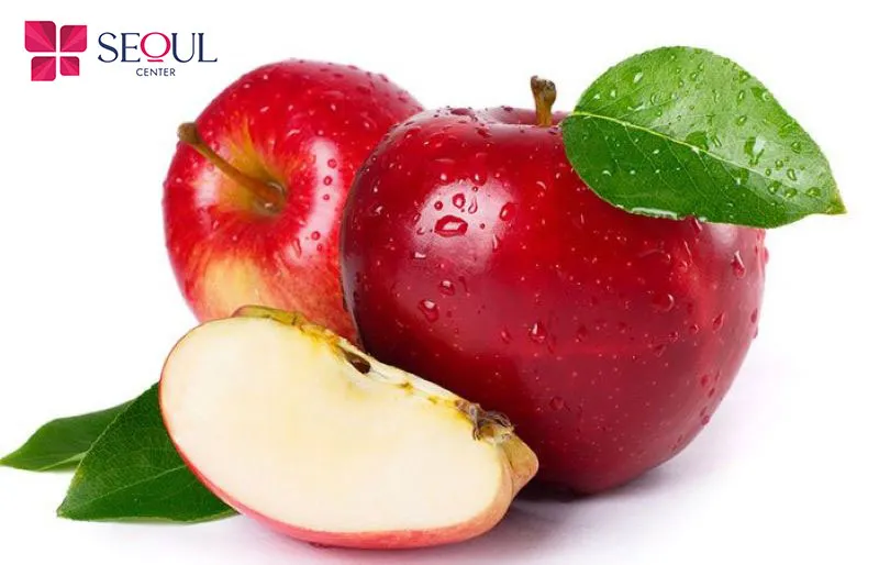 Hãy ăn táo nguyên vỏ để hấp thụ đủ chất dinh dưỡng 