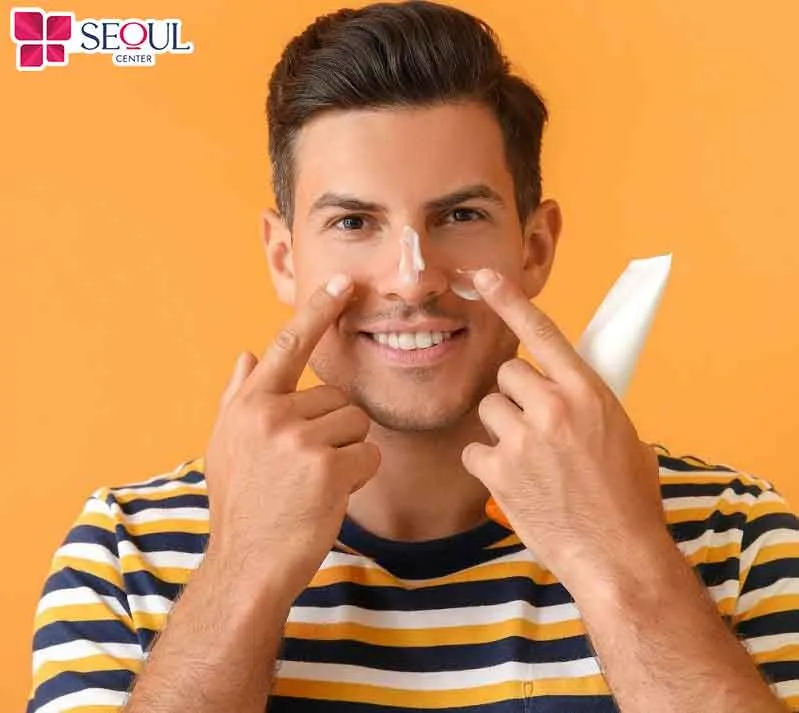 Sau khi triệt lông bạn nên bảo vệ da bằng kem chống nắng có chỉ số SPF 30 trở lên
