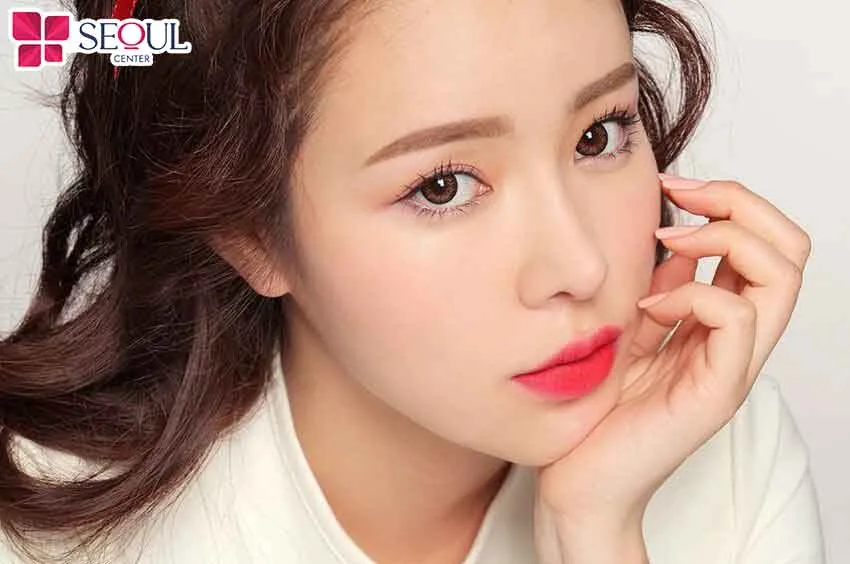 Khi phun môi cho phụ nữ 35 tuổi cần nắm rõ một số lưu ý quan trọng