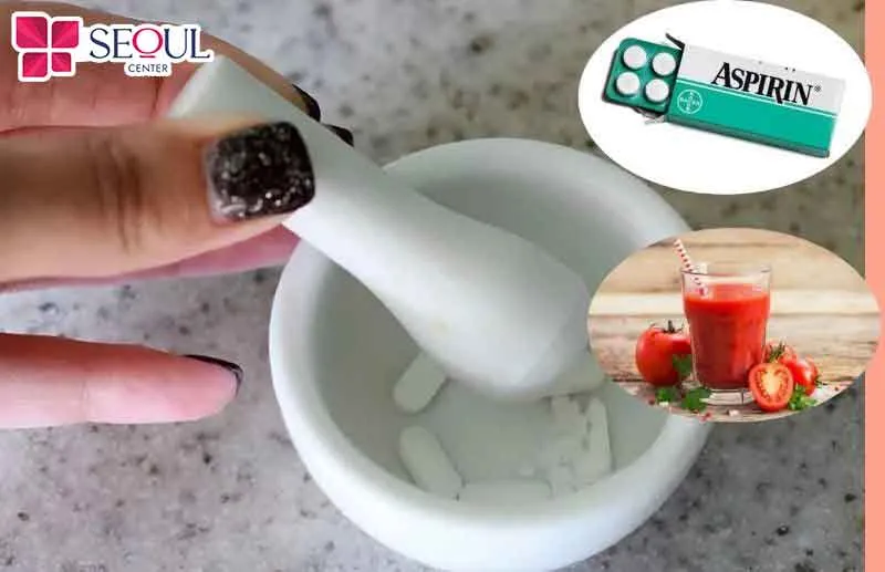 Nghiền mịn viên Aspirin để có thể trộn hòa tan cùng nước cà chua ép để làm trắng da 