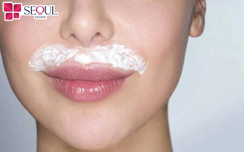 Hãy thoa kem chuyên dụng để giảm ma sát, giúp dao cạo lướt nhẹ trên da