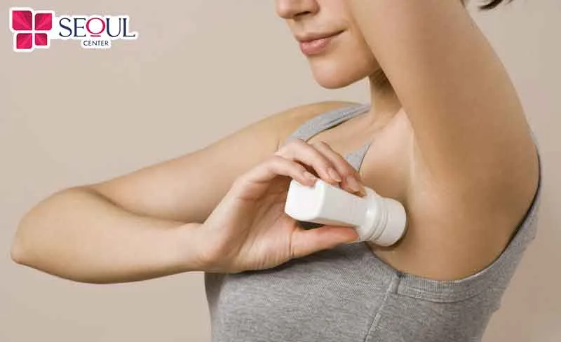 Sau khi tẩy lông nách để da không bị ngứa bạn không nên dùng lăn khử mùi