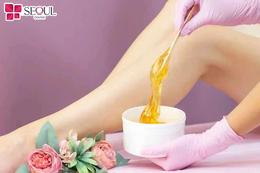 Wax lông hậu môn bằng sáp nóng thường loại bỏ tận gốc nhưng thường tạo ra cảm giác đau lớn