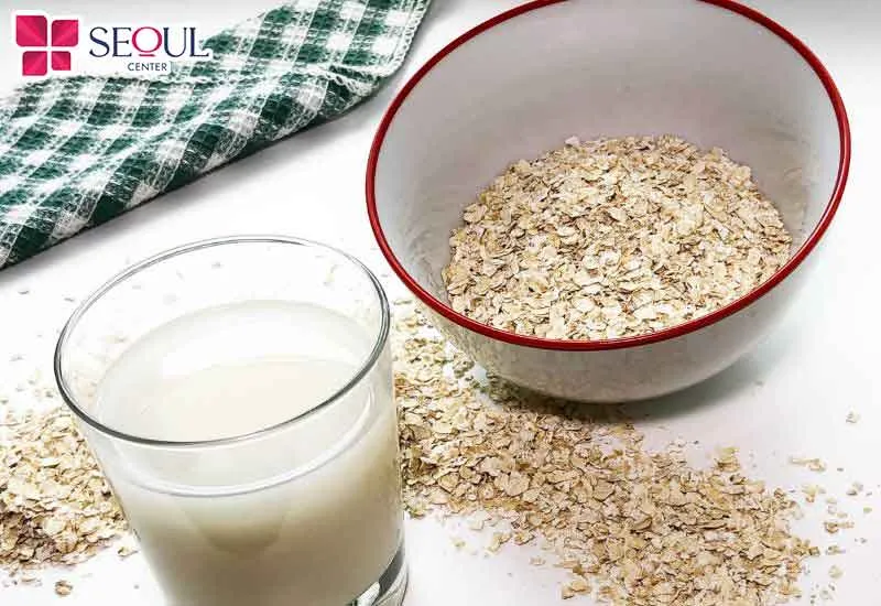 Bột yến mạch sẽ giúp tẩy tế bào chết nhẹ nhàng, giúp làn da trở nên sáng khỏe