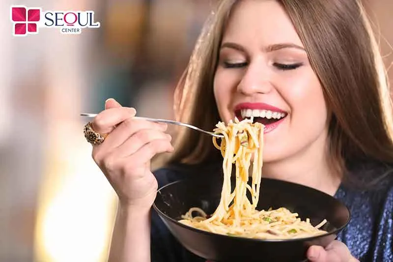 Thời gian kiêng ăn mì tôm khi vừa mới phun môi phụ thuộc vào nhiều yếu tố