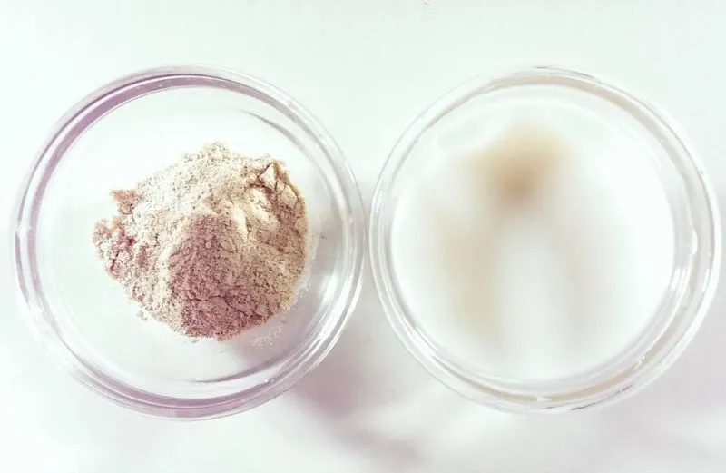 Kết hợp sữa tươi không đường cùng cám gạo là phương pháp làm đẹp từ xưa của nhiều chị em phụ nữ 