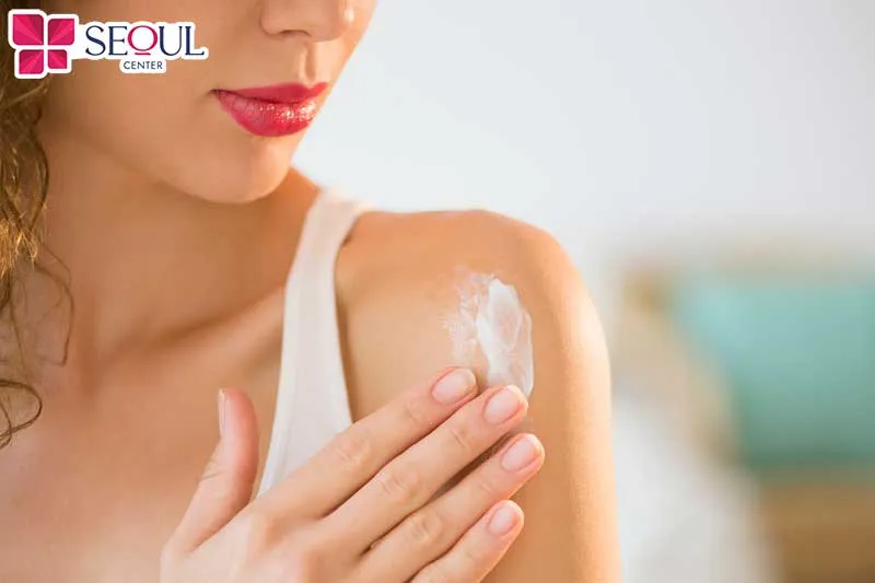 Thoa kem chống nắng trước khi ra đường để bảo vệ làn da