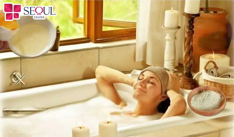 Sử dụng lòng trắng trứng gà trộn cùng bột thuốc bắc nhằm cấp ẩm cho da khi áp dụng tắm trắng 