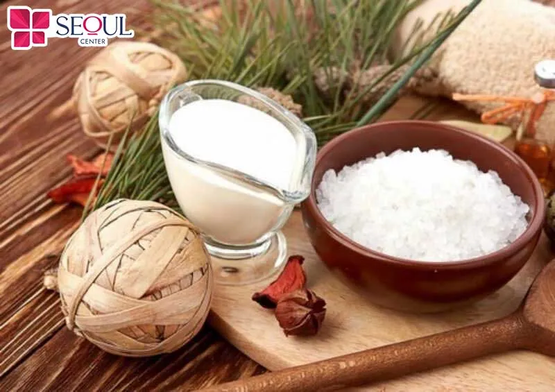 Sữa chua và muối bộ đôi làm sạch sáng da tự nhiên