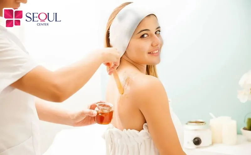 Phương pháp triệt lông bằng cách sử dụng nguyên liệu tự nhiên để lấy lông tận gốc 