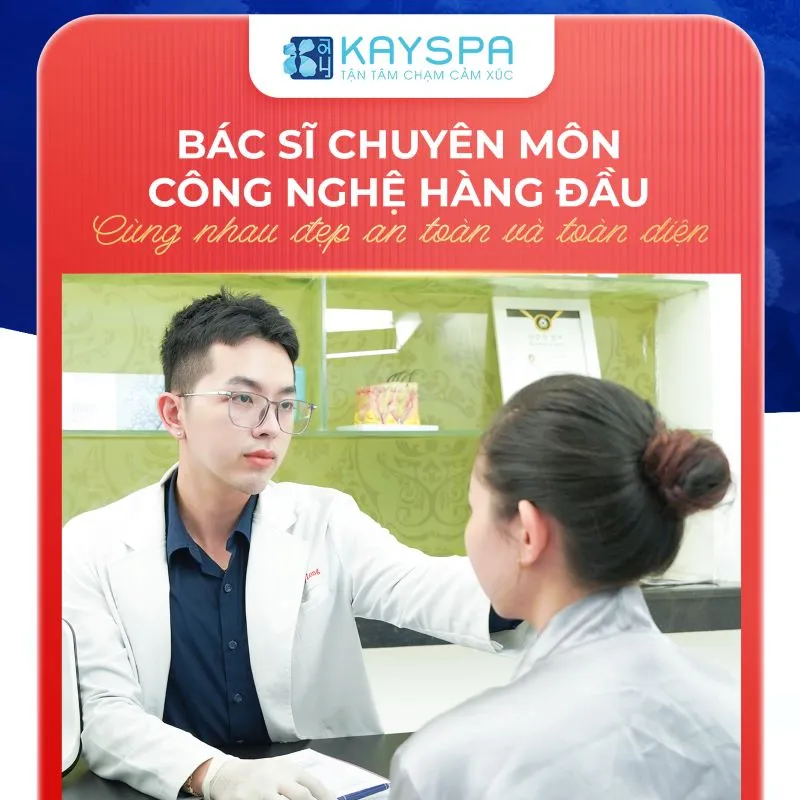 Bác sĩ tại Kay SPa sẽ kiểm tra và tư vấn liệu trình phù hợp với làn da của khách hàng