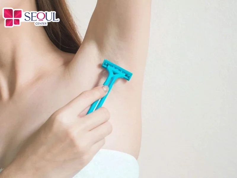 Nếu bạn muốn loại bỏ lông nách đơn giản, nhanh chóng, tiết kiệm chi phí thì nên chọn cạo lông nách đúng cách