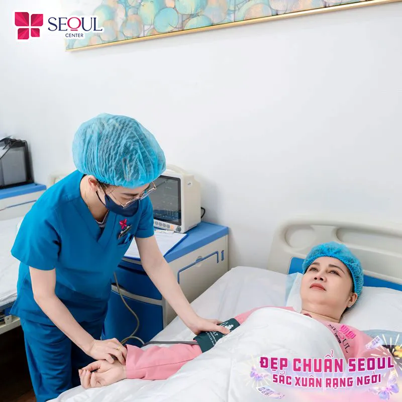 Chăm sóc kỹ lưỡng và theo dõi quá trình hồi phục với mỗi khách hàng khi đến thực hiện dịch vụ 