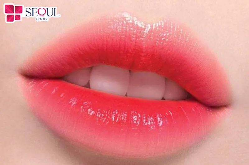 Màu đỏ hồng giúp môi căng mọng, tràn đầy sức sống