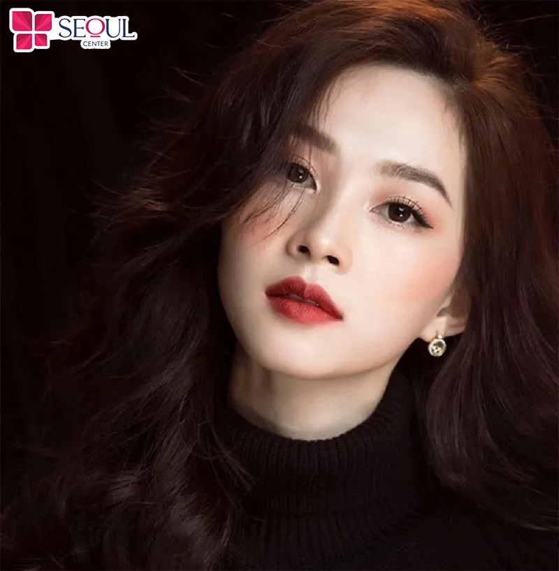 Chọn màu môi phù hợp với tuổi 40 giúp gương mặt thêm trẻ trung, nhuận sắc hơn