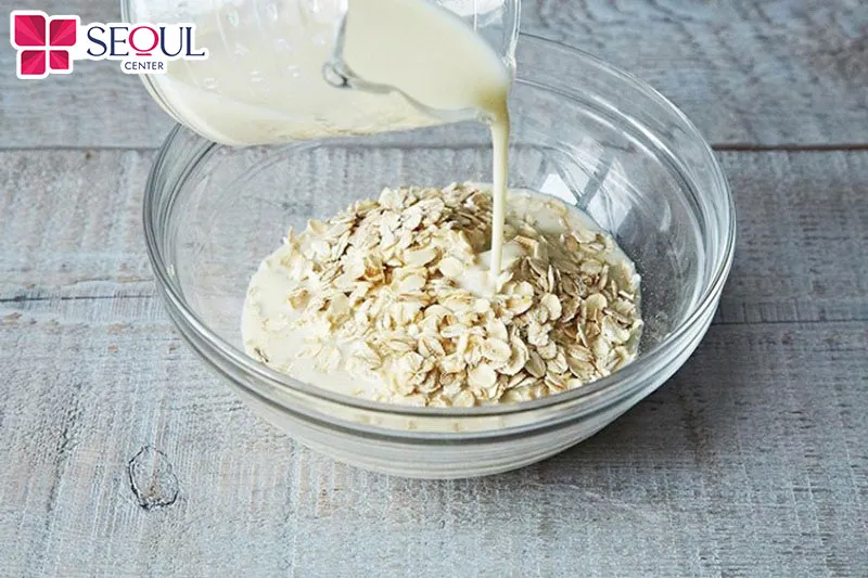 Bột yến mạch hòa quyện với sữa tươi không đường sẽ tạo thành hỗn hợp giúp da phụ nữ sau sinh sáng khỏe, mịn màng 