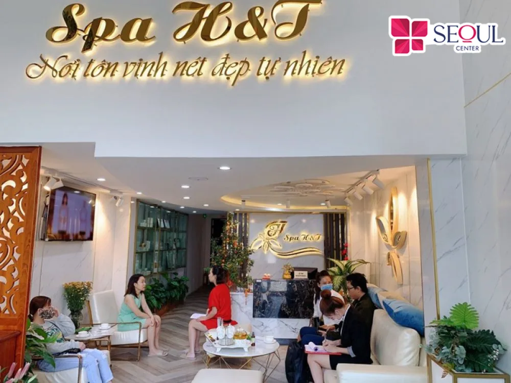 Đội ngũ bác sĩ, chuyên viên tại H&T sẽ giúp khách hàng loại bỏ lông vùng kín sạch sẽ, an toàn