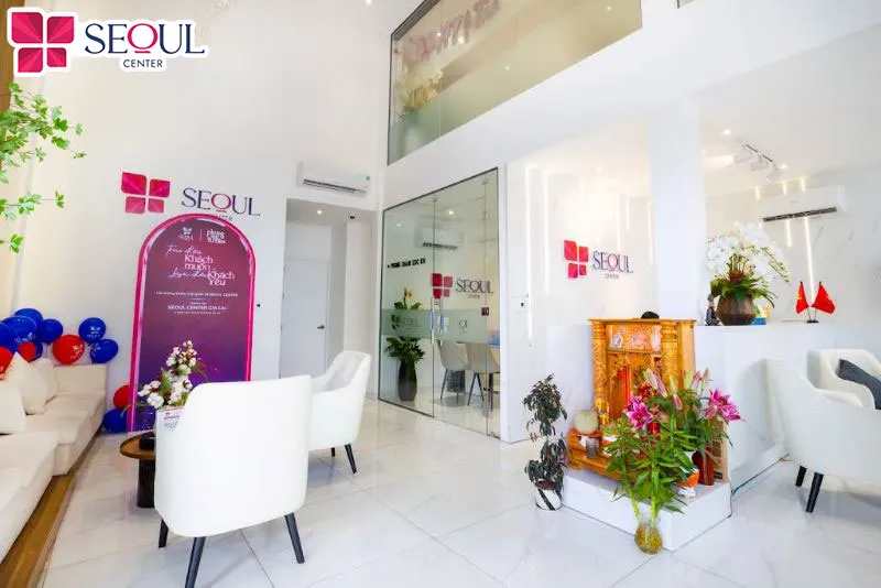 Thẩm mỹ viện Gia Lai Seoul Center được thiết kế sảnh chờ thoáng mát, giúp khách hàng cảm thấy thoải mái