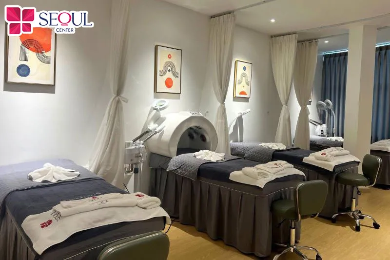 Không gian thực hiện liệu trình được thiết kế sang trọng, riêng biệt giúp khách hàng luôn cảm thấy thư giãn