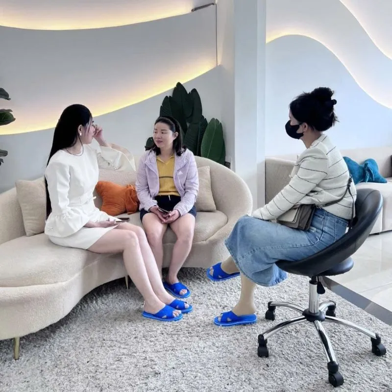 Khách hàng khi đến Thẩm mỹ viện Long Khánh Ngọc Nemo Academy đều được thăm khám trực tiếp, cam kết mang lại kết quả an toàn như mong đợi