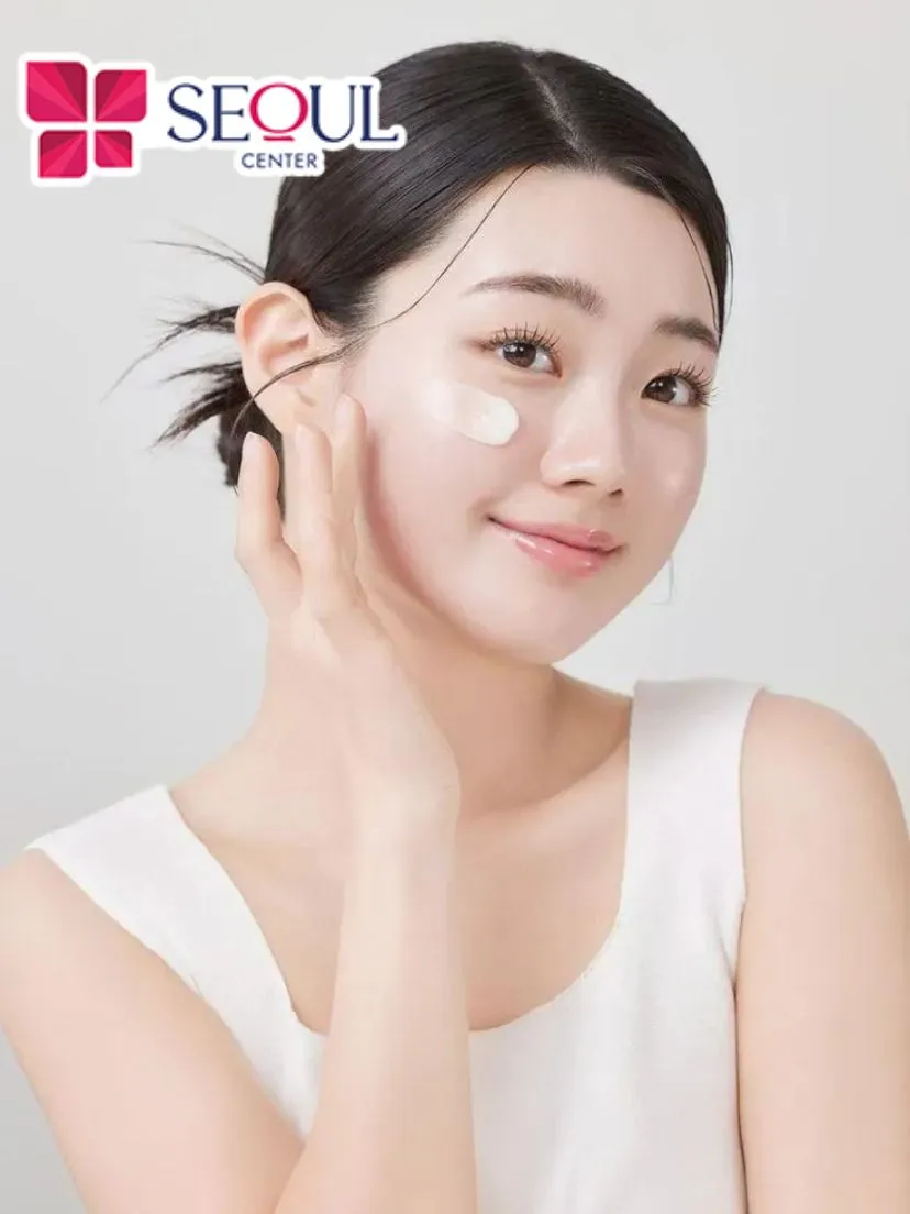 Sau khi tắm trắng nên bôi kem dưỡng để giữ ẩm cho da mềm mịn, đồng thời bôi kem chống nắng để bảo vệ da