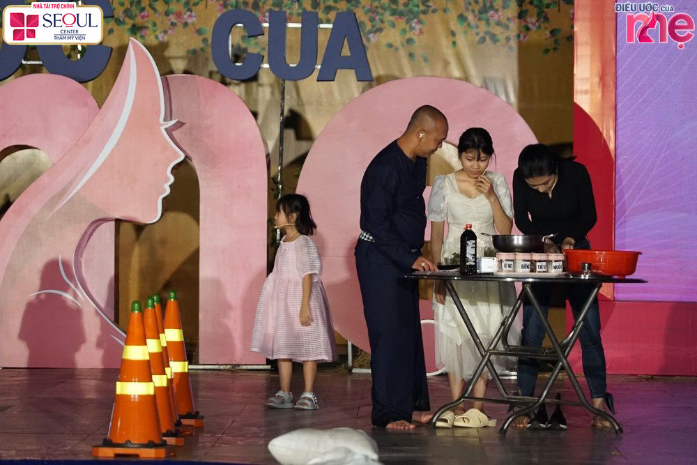 Vòng 1 diễn ra gay cấn đến từ đội thi Vân Trang và người kết nối Thái Phan Thanh Bình