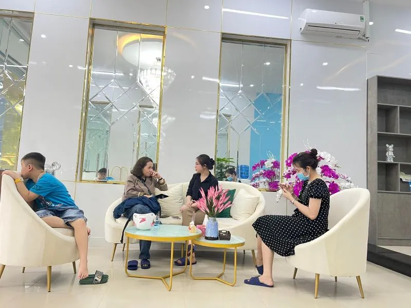 Ruby Beauty Central là một trong những thẩm mỹ viện Bình Định có phòng chờ rộng rãi, giúp khách hàng thoải mái hoạt động thư giãn 