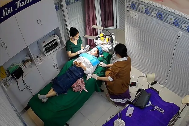 Phòng điều trị riêng tư giúp khách hàng hoàn toàn yên tâm khi đến thực hiện tại thẩm mỹ viện Dorine by Thúy