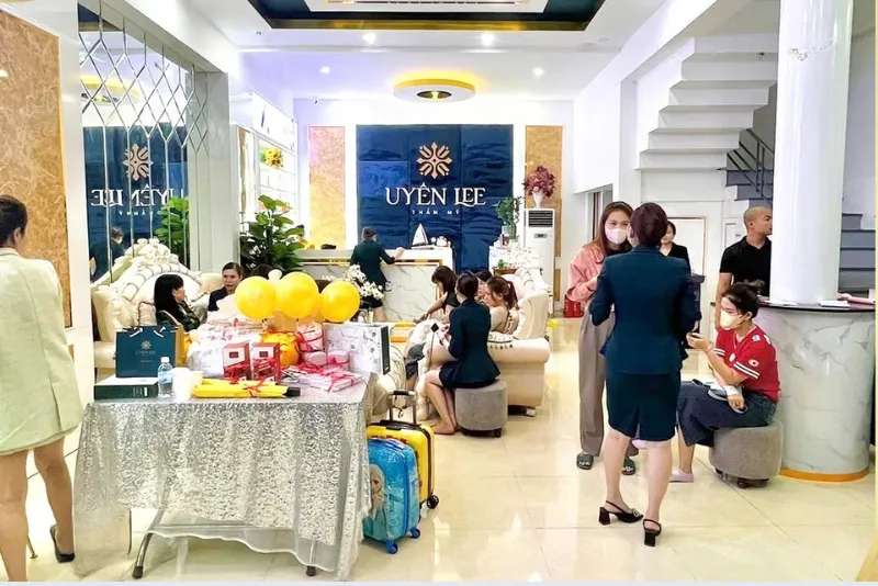 Thẩm mỹ Uyên Lee được đông đảo khách hàng tại Quảng Ngãi tin tưởng và lựa chọn trong hành trình làm đẹp
