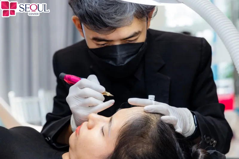 Đội ngũ kỹ thuật viên với sự tỉ mỉ và tận tâm trong từng dịch vụ đến với khách hàng