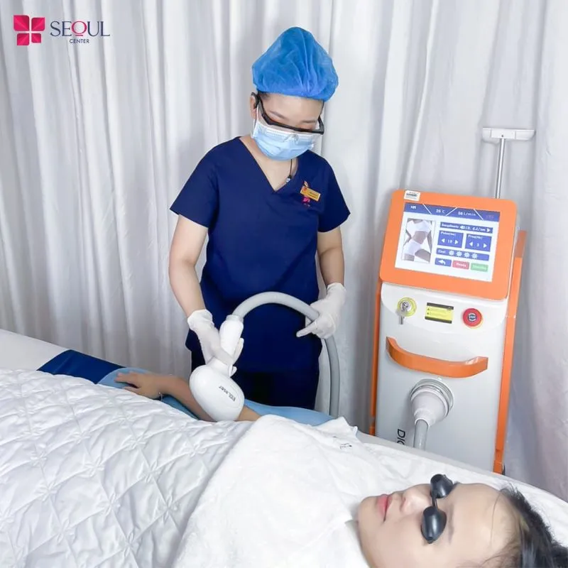 Mọi quy trình sẽ được kỹ thuật viên thực hiện nhẹ nhàng, đảm bảo khách hàng luôn cảm thấy thoải mái trong suốt quá trình triệt lông