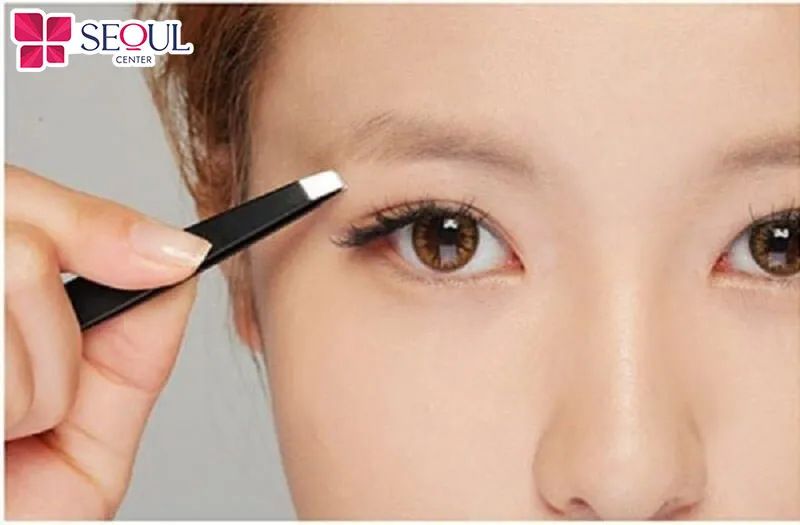 Những người có lông mày thưa, nhạt màu luôn phù hợp với phương pháp phun chân mày hiệu ứng bút chì