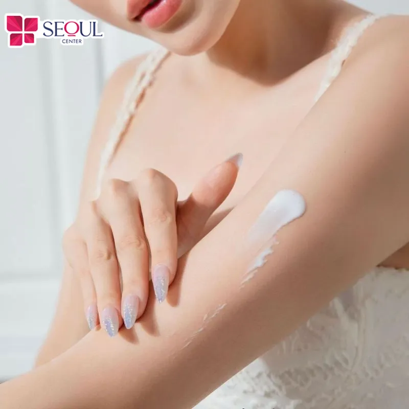 Sau khi cạo lông xong, bạn nên dưỡng da tay để giúp da luôn mịn màng, sáng khỏe