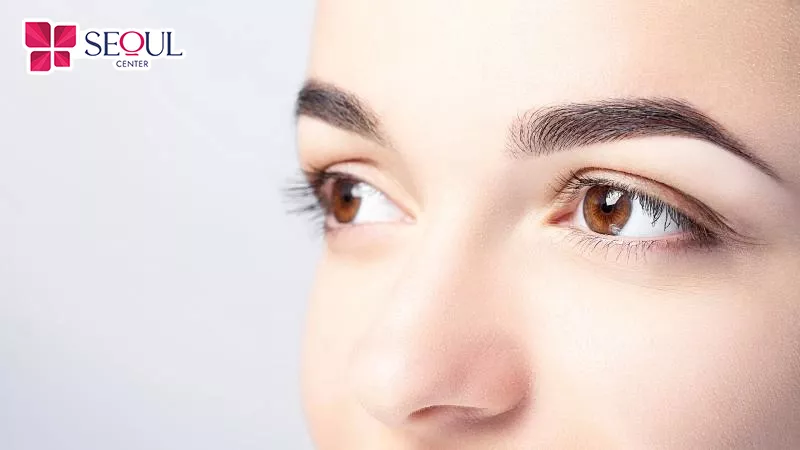 Người có dáng mày hất cao và dài luôn tự tin bởi họ là người thông minh và giỏi giao tiếp