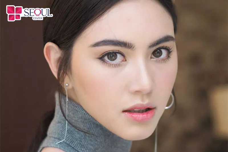 Người có dáng lông mày hình cánh cung rất thông minh và nhạy bén