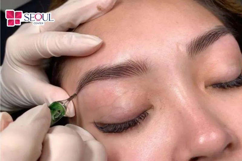 Bạn nên tìm hiểu kỹ cơ sở thực hiện sử dụng công nghệ hiện đại để tránh phun lông mày bị sưng mắt 