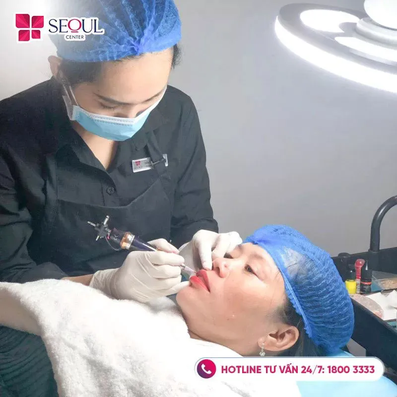 Địa chỉ phun môi màu đỏ cherry được khách hàng tin tưởng lựa chọn