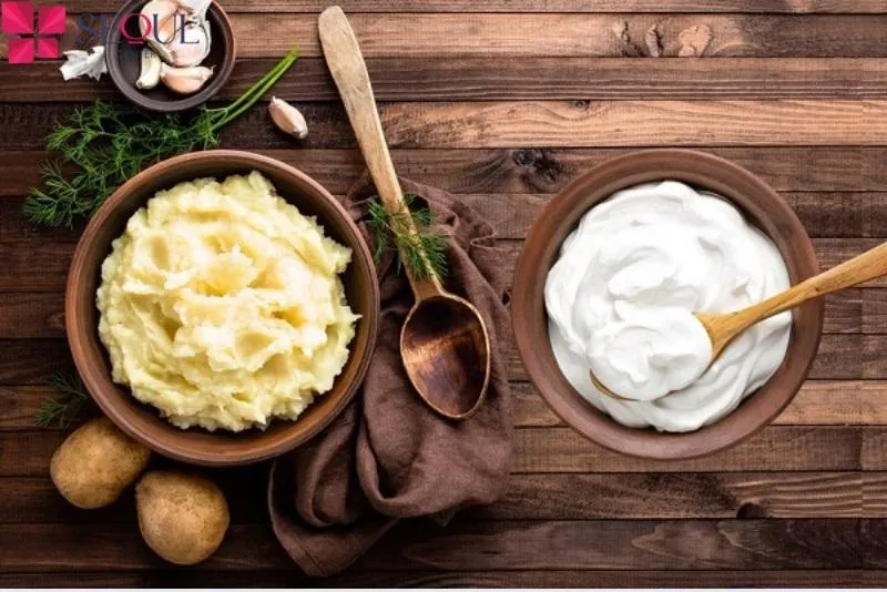 Sự kết hợp giữa khoai tây và sữa chua không đường là công thức dưỡng sáng da tự nhiên được nhiều người ưa chuộng