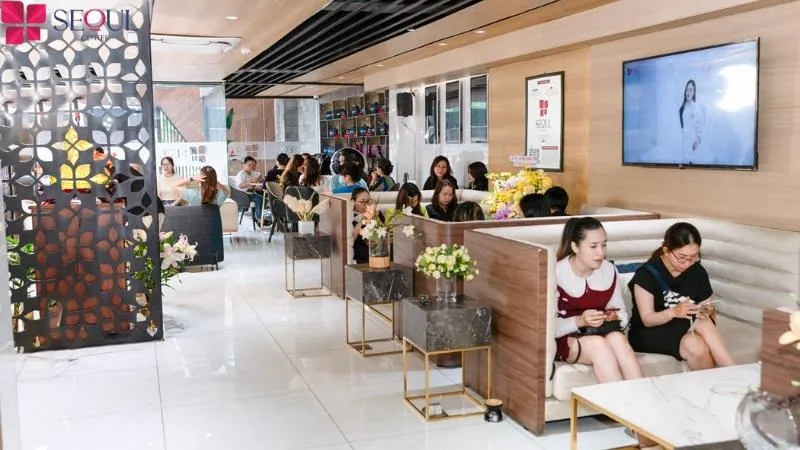 Không gian sang trọng, tinh tế mang đến trải nghiệm tuyệt vời cho khách hàng khi lựa chọn dịch vụ tại Thẩm mỹ viện Seoul Center Bình Phước