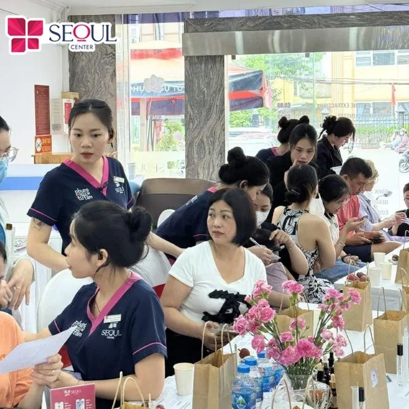 Chuyên viên luôn tư vấn tận tình, giúp khách hàng tìm được giải pháp phù hợp nhất với bản thân 