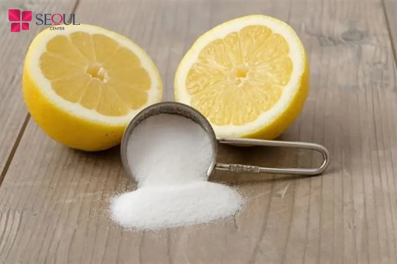 Trộn hỗn hợp chanh và đường để giúp tẩy sạch lông, giúp da mềm mịn hơn