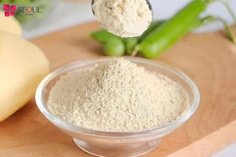 Chanh và bột đậu xanh khi kết hợp sẽ tạo thành hỗn hợp giúp tẩy da chết, sáng da và giảm lông mọc khá tốt