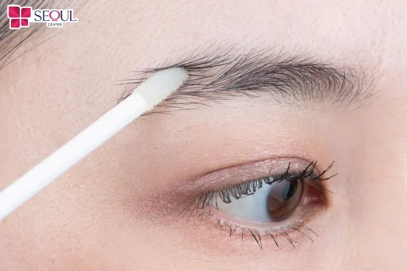 Bạn có thể sử dụng nguyên liệu tự nhiên nhằm hỗ trợ dáng mày trở nên dày, rậm hơn