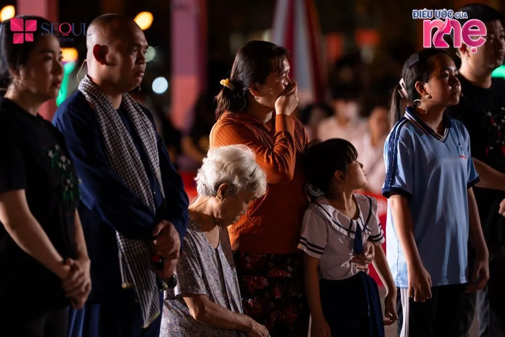 Chị Truyền Em khóc sướt mướt khi nhìn lại cuộc đời nghiệt ngã của mình