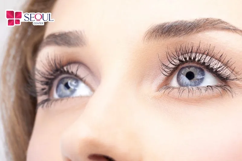 Không chỉ xem khoảng cách dáng mày, bạn cũng nên chú ý vào hình dáng đôi mắt cùng dáng mày để luận giải