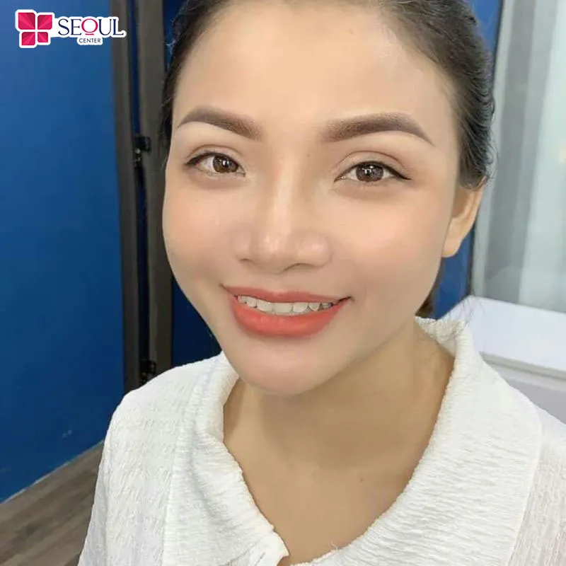 Khuôn mặt trái xoan khi kết hợp cùng dáng lông mày có phần đỉnh cao sẽ giúp ánh nhìn thêm phần sắc sảo nhưng vẫn trông tự nhiên