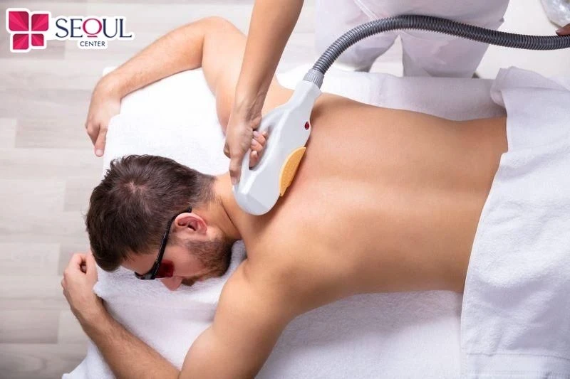 Cách làm lông mọc chậm sau khi cạo là triệt lông bằng công nghệ hiện đại để kiểm soát lông mọc lại trong thời gian dài