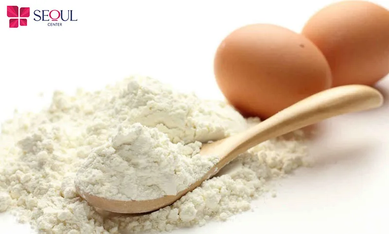 Bột ngô và trứng là hai nguyên liệu an toàn, lành tính cho da, phù hợp sử dụng tẩy lông chân